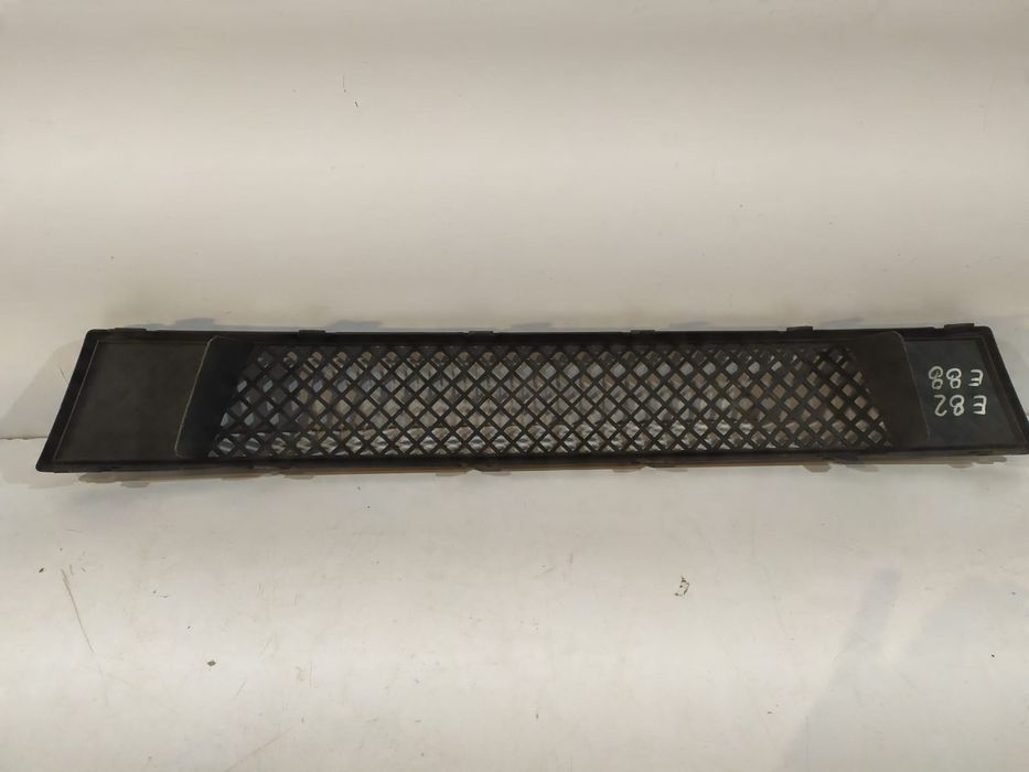 BMW 1 E82 / E88 kratka środkowa - 14184