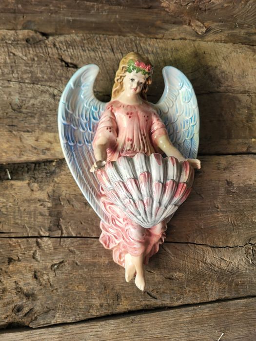 Duża porcelanowa kropielnica Anioł Anioł z porcelany