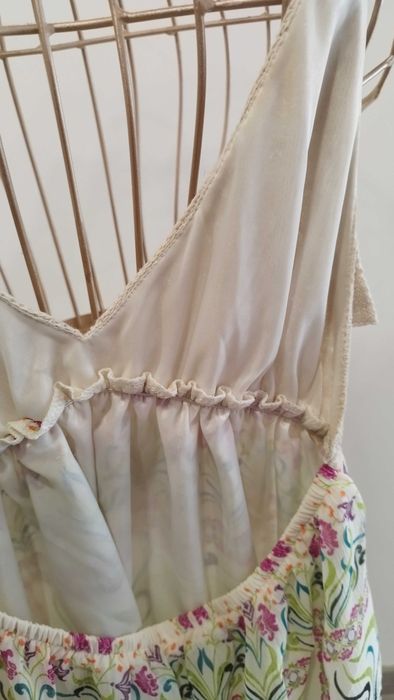 Top com decote em crochet