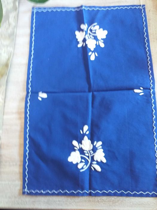 naperon bordado à mão