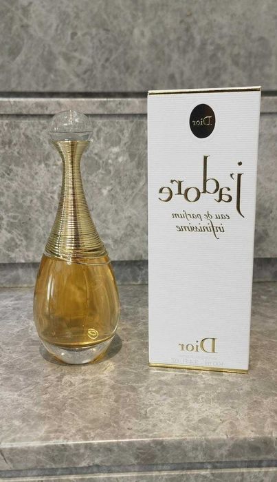 Dior J'adore Muse EDP - Artystyczna inspiracja i elegancja, 100 ml