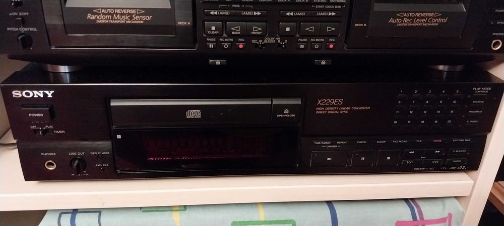 Програвач СD - Серія ES - Sony CDP-X229ES.