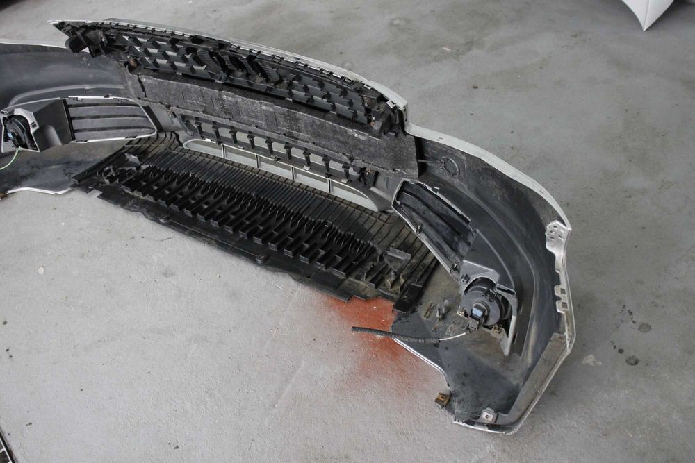 Maska zderzak przód błotnik pas wzmocnienie czołowe Audi A4 B8 srebrny