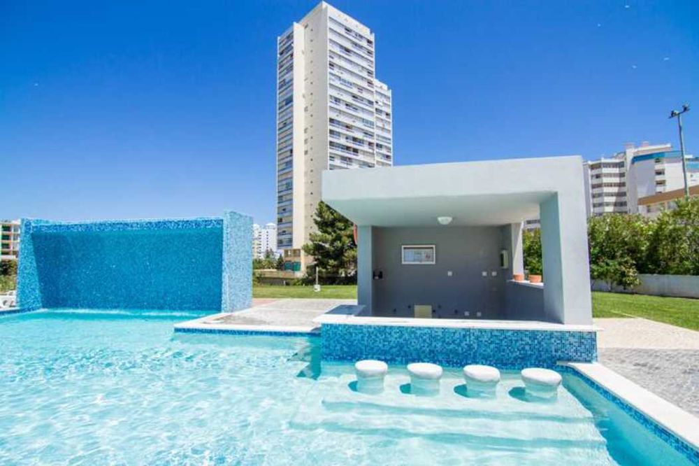 T1 a 100m da Praia da Rocha ,Piscina e Estacionamento