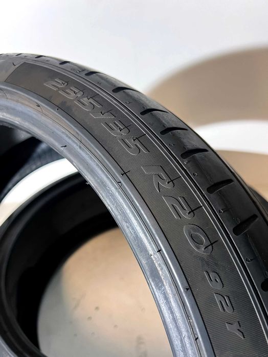 Pneus Pirelli Pzero PZ4 (Tesla) - 235/35/20 - Excelentes
