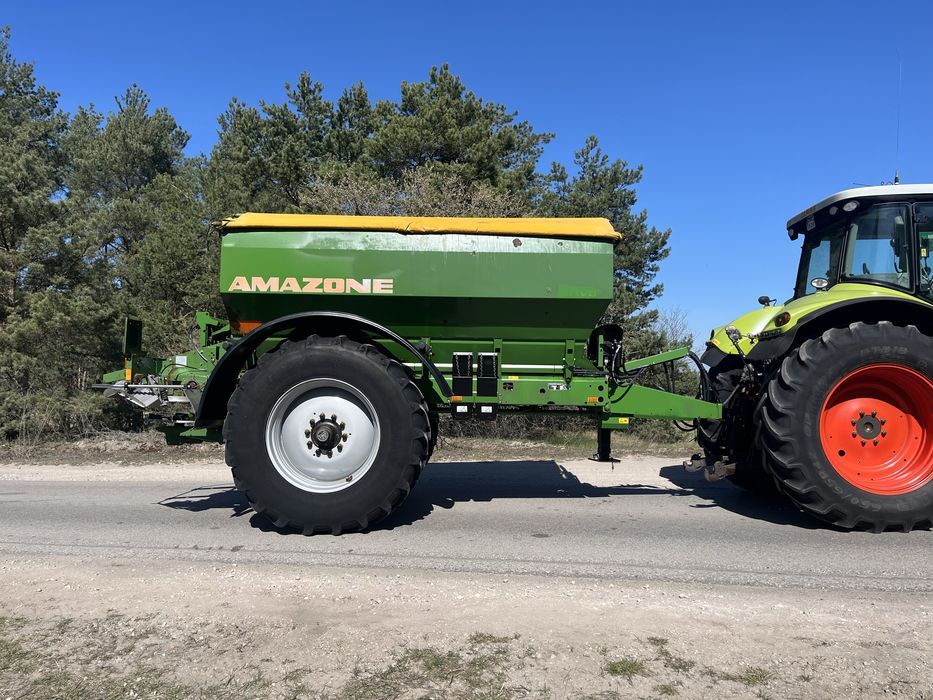 Rozsiewacz Amazone ZG-B 8200
