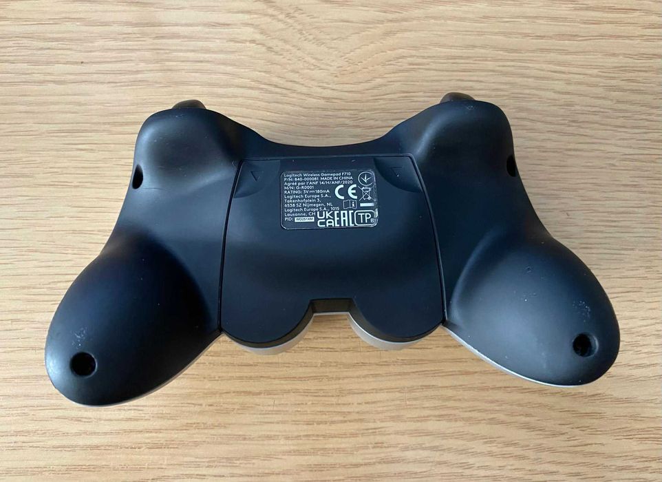 [USZKODZONY] Pad Logitech F710