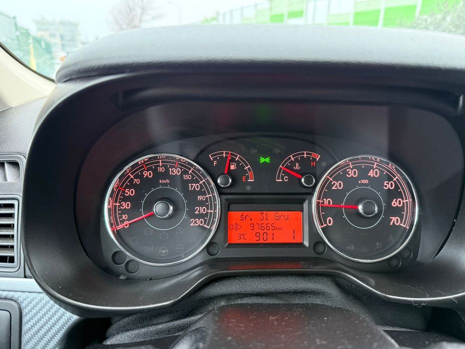 Fiat Punto 1,4 benzyna Niski przebieg AUTOMAT