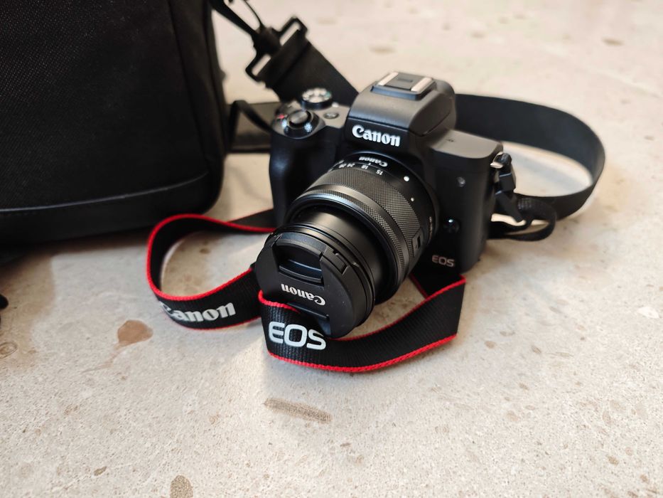 Aparat fotograficzny Canon EOS M50 / Komplet