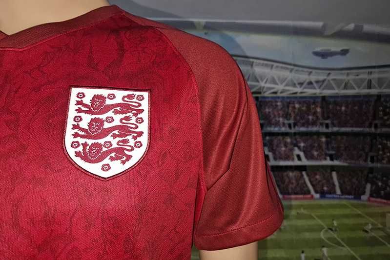 Anglia – The F.A. Nike DriFit 2019-20 away The Lionesses siz: M/L