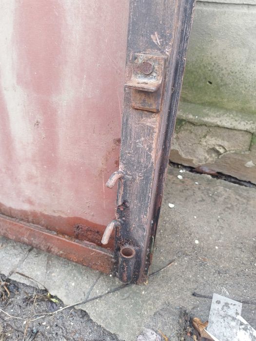 Металеві б/у гаражні ворота без рами ширина 240 мм. висота 183 мм