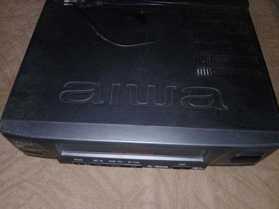 Відеомагнітофон Aiwa CX808.