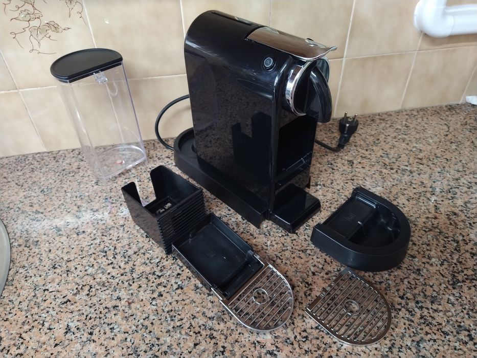 Máquina de café Nespresso casa quarto apartamento vivenda escritório gabinete carro cozinha.