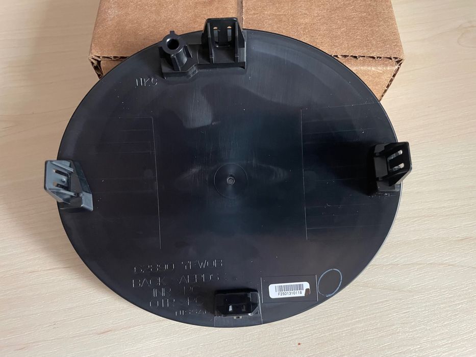 Передня емблема Nissan Kicks 2021–2025, під радар (ACC / Front Assist), OEM 62890-7FW0B