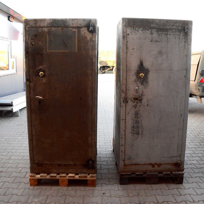 Szafa metalowa 180x80x55cm