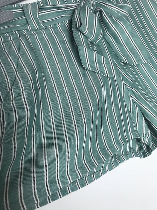 Zielone krótkie spodenki piżamowe z wysokim stanem, z paskiem Etam