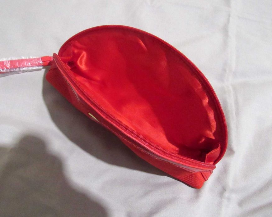 Косметички от Giorgio Armani