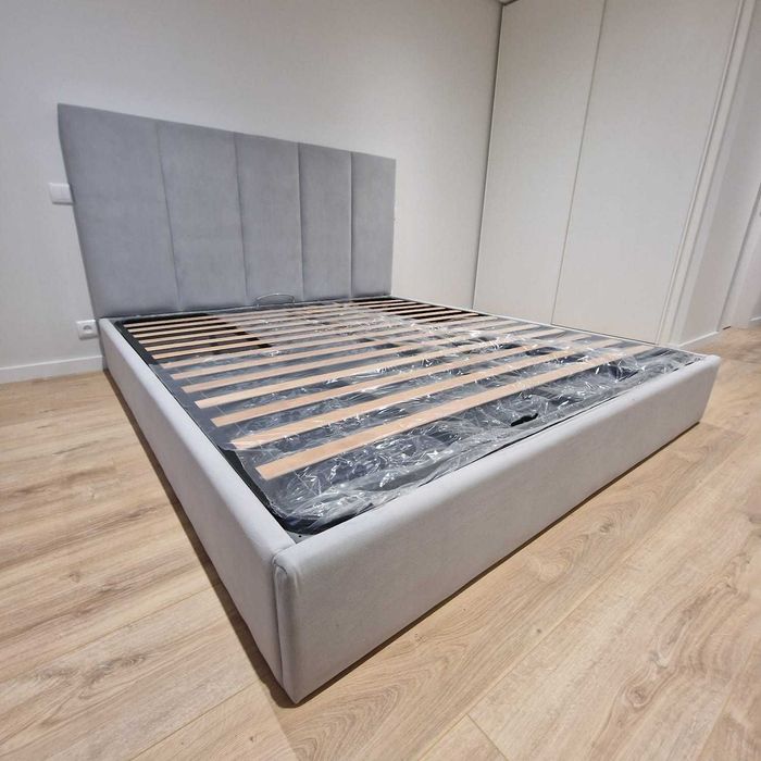 Camas De Casal Estofadas ALTA GAMA - MODELO RAYOS - Top de Gama 190x140m Estrado Incluído!!
