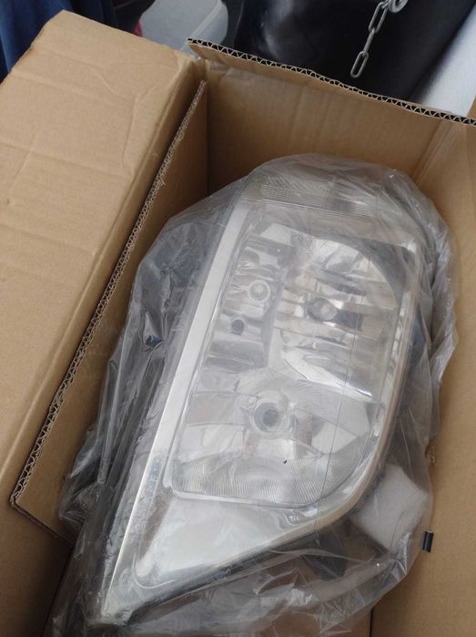 Farol Mercedes‑Benz Sprinter (esquerda/direita)