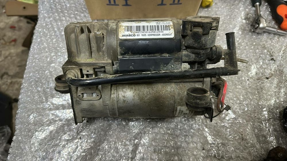 Продам компрессор  псевдоподвески на Мерседес