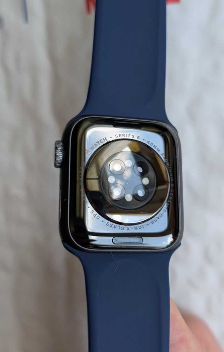 Все працює без блокувань Apple Watch 6 40 уцінка пляма