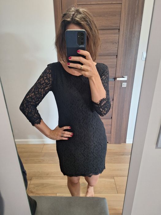 Sukienka krótka koronkowa czarna elegancka sylwester impreza