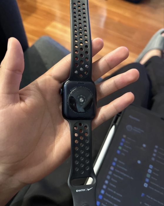Apple Watch SE nike