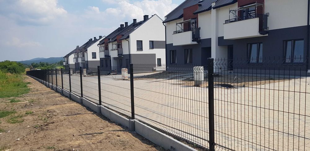 Ogrodzenie panelowe WIŚNIOWSKI 123cm 4mm OC+RAL podmurówka 74zł/mb