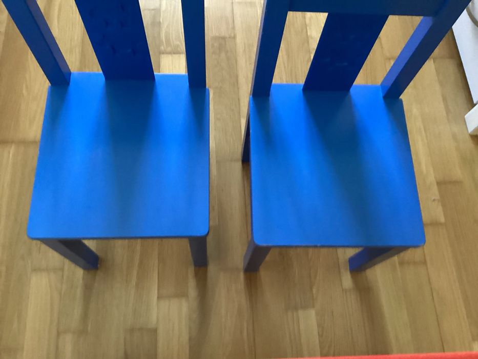 Mesa e 2 cadeiras Ikea para criança