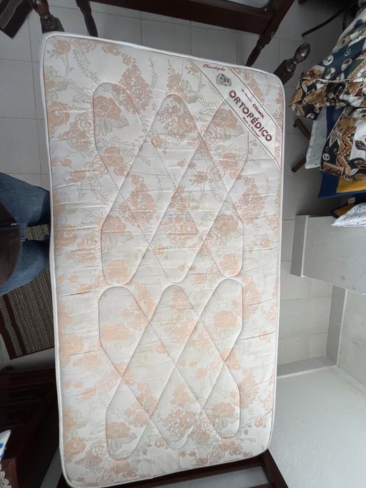 Colchoes —solteiro 30€/ Casal 50€