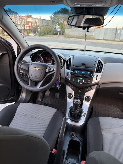 Продам автомобіль Chevrolet Cruze 2012 року