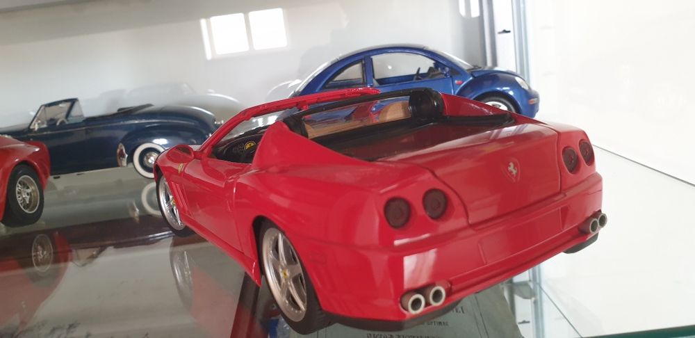 1/18  Ferrari Hotweels 550 Barchetta Pininfarina