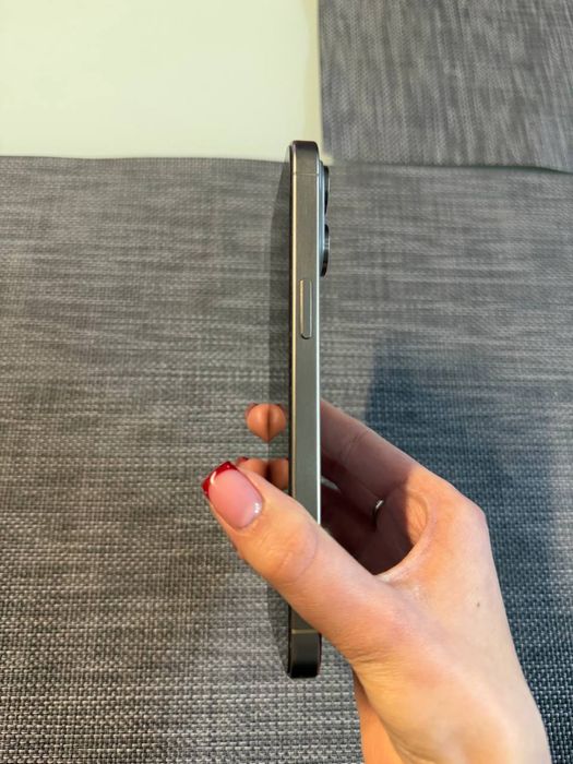 Продам 15 про макс в отличном состоянии