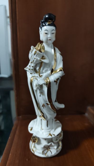 Deusa chinesa KUAN YIN, porcelana