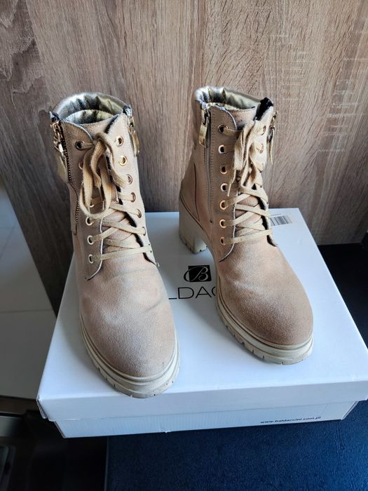 Botki skórzane welurowe