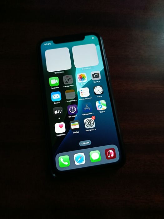iPhone XR | 64 GB | 100%