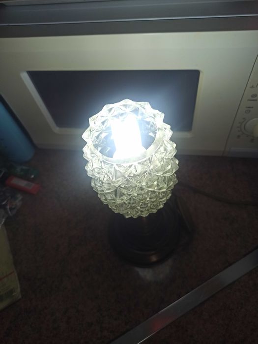 Candeeiro de mesa antigo em latão
