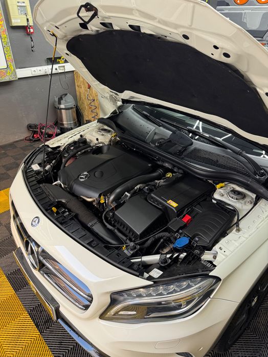 Mercedes-Benz GLA 220 black edition