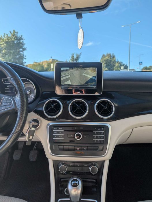 Mercedes-Benz CLA 180d  | Jantes AMG | Histórico  completo na Mercedes