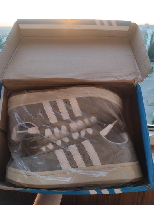 Adidas campus 00s жіночі кампуси сірий  колір.