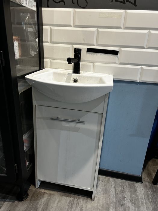 Umywalka, szafka pod umywalke