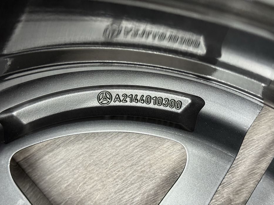 Оригінальний зимовий комплект Mercedes E 214 Мерседес А2144010300 Continental 245/45R19 275/40R19