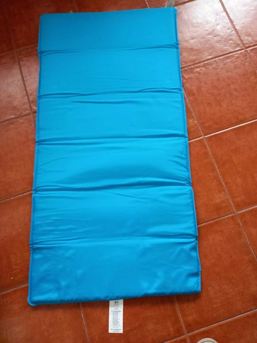 Cama de viagem para bebé + colchão da Zippy