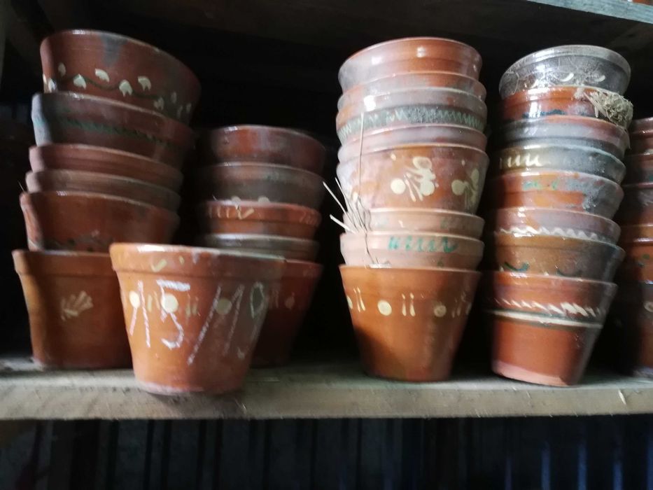 WYPRZEDAŻ doniczki gliniane beczki kołowrotki krzesła stoły i inne