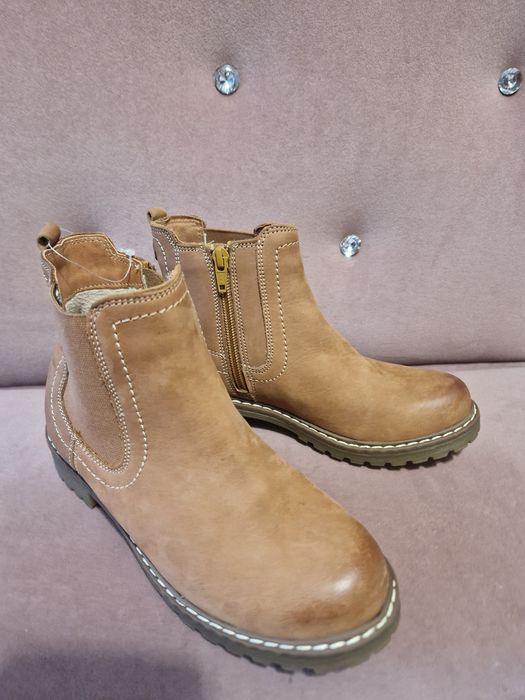 Sprzedam  botki dziewczęce