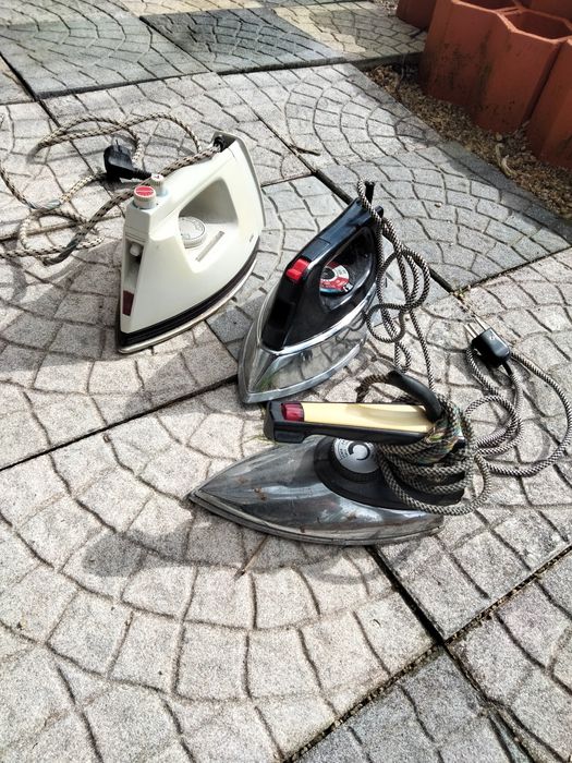 Ferros de engomar antigos