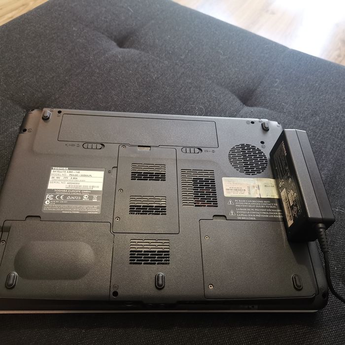 Do sprzedania Laptop; Toshiba Satellite A300-146, sprawny, bez dysku ssd + zasilacz sieciowy.