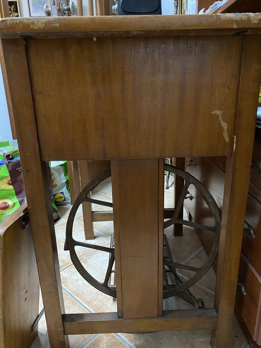 Maquina de Costura antiga Oliva