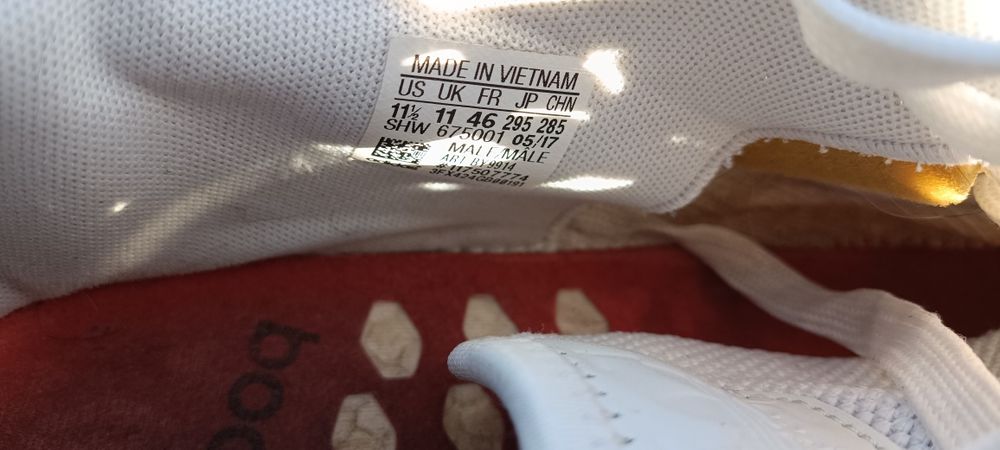 Оригінальні кросівки Adidas 46 розмір