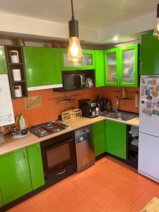 Продаж 3к.кв. на Свердловському масиві